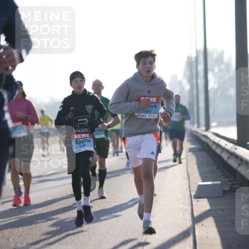 03.10.2025 - Köhlbrandbrückenlauf Jannik Wohlers http://msf.ph/oto/9060966 03.10.2025 09:14:56 Position 3 2811, 2760, 1396 meine-sportfotos.de