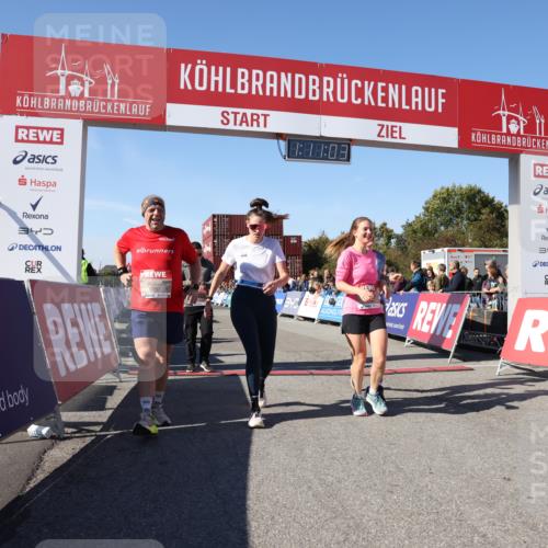 03.10.2025 - Köhlbrandbrückenlauf Lena Gebhardt http://msf.ph/oto/9060967 03.10.2025 13:11:04 Ziel 4370, 4506, 4547, 4689, 4862, 4933, 4998, 5103, 5965, 6272, 6274, 6330, 6449, 6450, 6665, 6797 meine-sportfotos.de