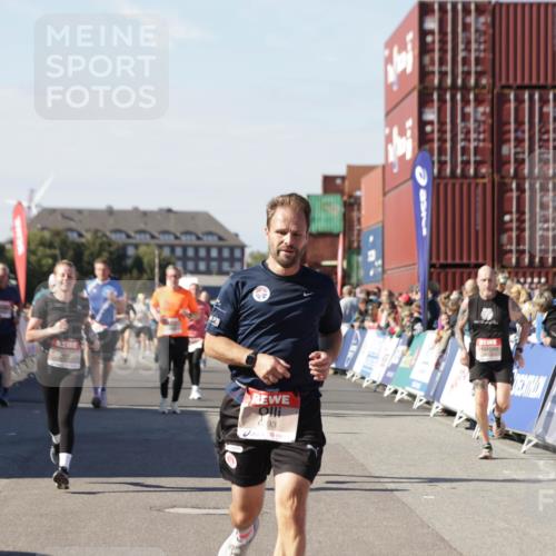 03.10.2025 - Köhlbrandbrückenlauf Jannik Wohlers http://msf.ph/oto/9060969 03.10.2025 13:13:09 Ziel 4191, 4193, 4463, 4513, 4528, 4559, 4628, 4748, 5025, 5051, 5381, 5673, 5674, 5678, 5852, 6303, 6393, 6496, 6705, 6725, 6742, 6755 meine-sportfotos.de