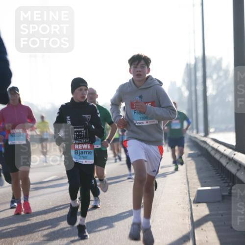 03.10.2025 - Köhlbrandbrückenlauf Jannik Wohlers http://msf.ph/oto/9060984 03.10.2025 09:14:57 Position 3 96, 2760, 1396 meine-sportfotos.de