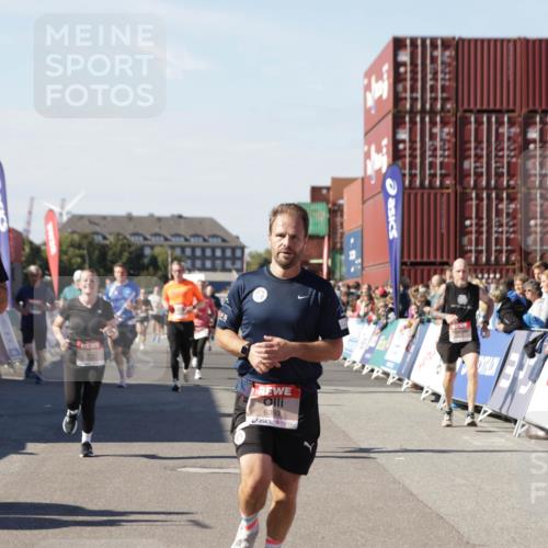 03.10.2025 - Köhlbrandbrückenlauf Jannik Wohlers http://msf.ph/oto/9060985 03.10.2025 13:13:09 Ziel 4191, 4193, 4463, 4513, 4528, 4559, 4628, 4748, 5025, 5051, 5381, 5673, 5674, 5678, 5852, 6303, 6393, 6496, 6705, 6725, 6742, 6755 meine-sportfotos.de