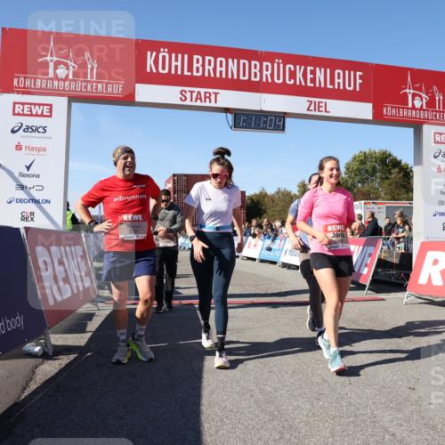 03.10.2025 - Köhlbrandbrückenlauf Lena Gebhardt http://msf.ph/oto/9060989 03.10.2025 13:11:04 Ziel 4370, 4506, 4547, 4689, 4862, 4933, 4998, 5103, 5965, 6272, 6274, 6330, 6449, 6450, 6665, 6797 meine-sportfotos.de