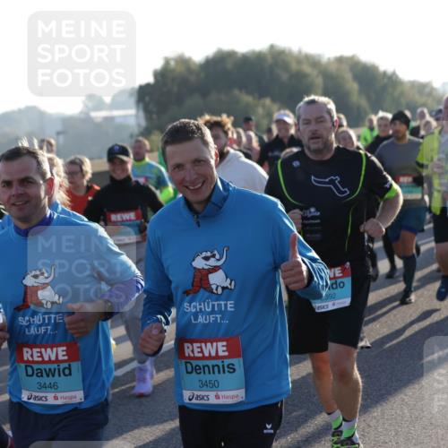 03.10.2025 - Köhlbrandbrückenlauf Jannik Wohlers http://msf.ph/oto/9060995 03.10.2025 09:22:50 Position 3 200, 3446, 3450, 392 meine-sportfotos.de