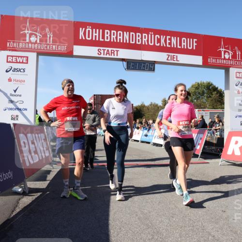 03.10.2025 - Köhlbrandbrückenlauf Lena Gebhardt http://msf.ph/oto/9060998 03.10.2025 13:11:04 Ziel 4370, 4506, 4547, 4689, 4862, 4933, 4998, 5103, 5965, 6272, 6274, 6330, 6449, 6450, 6665, 6797 meine-sportfotos.de
