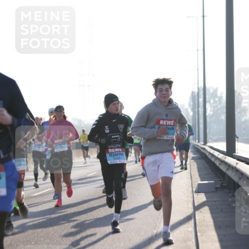 03.10.2025 - Köhlbrandbrückenlauf Jannik Wohlers http://msf.ph/oto/9061004 03.10.2025 09:14:57 Position 3 1262, 2759, 1123, 2760 meine-sportfotos.de