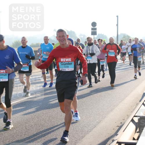 03.10.2025 - Köhlbrandbrückenlauf Lena Gebhardt http://msf.ph/oto/9061005 03.10.2025 09:19:33 Position 1 3261, 1038 meine-sportfotos.de