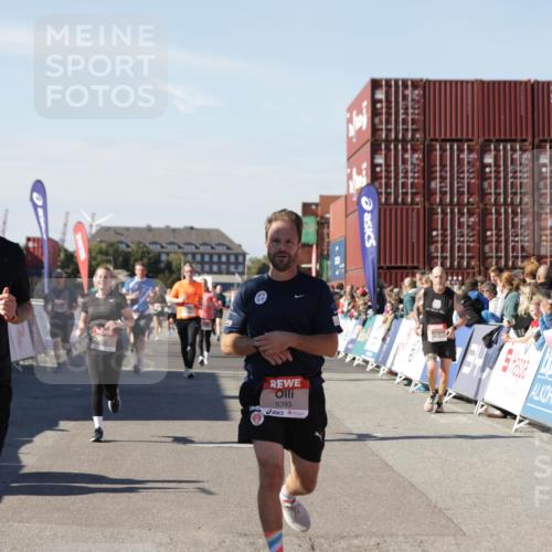 03.10.2025 - Köhlbrandbrückenlauf Jannik Wohlers http://msf.ph/oto/9061006 03.10.2025 13:13:09 Ziel 4191, 4193, 4463, 4513, 4528, 4559, 4628, 4748, 5025, 5051, 5381, 5673, 5674, 5678, 5852, 6303, 6393, 6496, 6705, 6725, 6742, 6755 meine-sportfotos.de