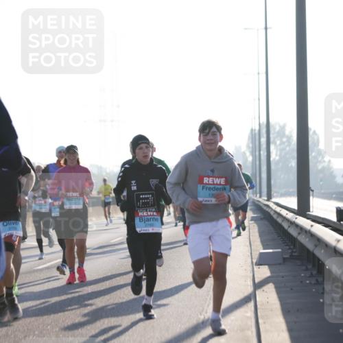 03.10.2025 - Köhlbrandbrückenlauf Jannik Wohlers http://msf.ph/oto/9061013 03.10.2025 09:14:57 Position 3 1262, 2759, 2760, 13 meine-sportfotos.de