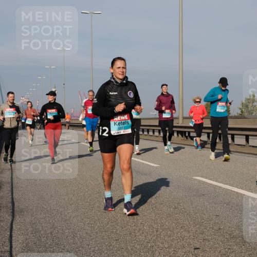 03.10.2025 - Köhlbrandbrückenlauf Fabian Wolf http://msf.ph/oto/9061015 03.10.2025 10:05:31 Position 3 12, 1937, 1697 meine-sportfotos.de