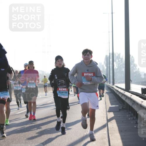 03.10.2025 - Köhlbrandbrückenlauf Jannik Wohlers http://msf.ph/oto/9061017 03.10.2025 09:14:57 Position 3 2759, 1262, 2760 meine-sportfotos.de