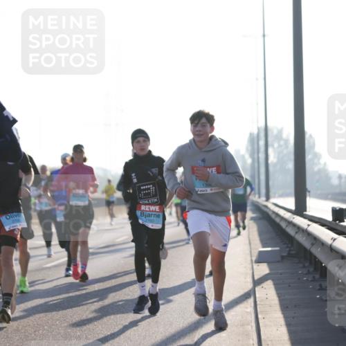 03.10.2025 - Köhlbrandbrückenlauf Jannik Wohlers http://msf.ph/oto/9061020 03.10.2025 09:14:57 Position 3 238, 1262, 2759, 139, 2760 meine-sportfotos.de