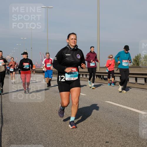 03.10.2025 - Köhlbrandbrückenlauf Fabian Wolf http://msf.ph/oto/9061025 03.10.2025 10:05:31 Position 3 12, 1937, 2111, 1697 meine-sportfotos.de