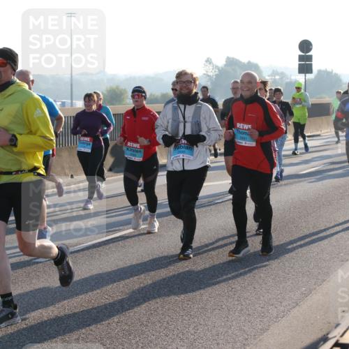 03.10.2025 - Köhlbrandbrückenlauf Lena Gebhardt http://msf.ph/oto/9061028 03.10.2025 09:19:34 Position 1 2891, 2890, 3189 meine-sportfotos.de