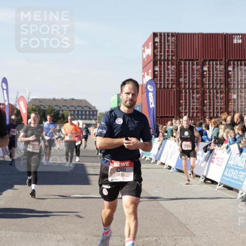03.10.2025 - Köhlbrandbrückenlauf Jannik Wohlers http://msf.ph/oto/9061030 03.10.2025 13:13:09 Ziel 4191, 4193, 4463, 4513, 4528, 4559, 4628, 4748, 5025, 5051, 5381, 5673, 5674, 5678, 5852, 6303, 6393, 6496, 6705, 6725, 6742, 6755 meine-sportfotos.de