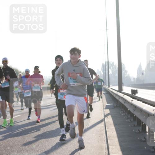 03.10.2025 - Köhlbrandbrückenlauf Jannik Wohlers http://msf.ph/oto/9061054 03.10.2025 09:14:58 Position 3 2759, 27, 1396, 57 meine-sportfotos.de