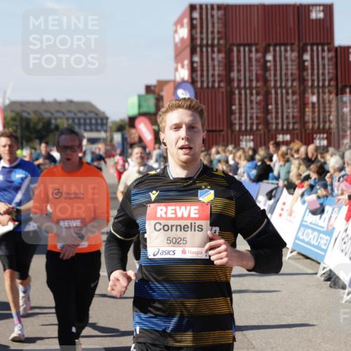 03.10.2025 - Köhlbrandbrückenlauf Jannik Wohlers http://msf.ph/oto/9061057 03.10.2025 13:13:15 Ziel 4191, 4193, 4223, 4373, 4463, 4513, 4583, 4748, 4853, 5025, 5034, 5204, 5678, 5852, 6393, 6705, 6725, 6742, 6755, 6788, 6789, 6818 meine-sportfotos.de