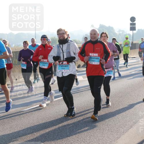 03.10.2025 - Köhlbrandbrückenlauf Lena Gebhardt http://msf.ph/oto/9061058 03.10.2025 09:19:35 Position 1 3459, 55, 3189, 2890, 2891, 1424, 1902 meine-sportfotos.de
