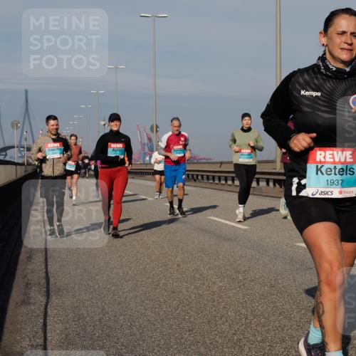 03.10.2025 - Köhlbrandbrückenlauf Fabian Wolf http://msf.ph/oto/9061061 03.10.2025 10:05:32 Position 3 1937 meine-sportfotos.de