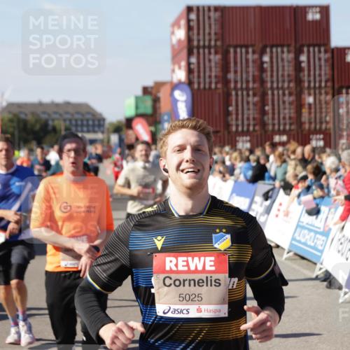 03.10.2025 - Köhlbrandbrückenlauf Jannik Wohlers http://msf.ph/oto/9061079 03.10.2025 13:13:15 Ziel 4191, 4193, 4223, 4373, 4463, 4513, 4583, 4748, 4853, 5025, 5034, 5204, 5678, 5852, 6393, 6705, 6725, 6742, 6755, 6788, 6789, 6818 meine-sportfotos.de