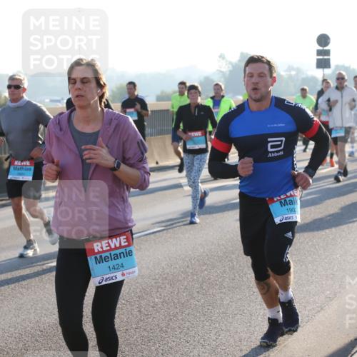 03.10.2025 - Köhlbrandbrückenlauf Lena Gebhardt http://msf.ph/oto/9061111 03.10.2025 09:19:36 Position 1 1424, 190 meine-sportfotos.de