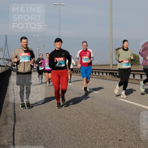 03.10.2025 - Köhlbrandbrückenlauf Fabian Wolf http://msf.ph/oto/9061113 03.10.2025 10:05:33 Position 3 1983, 10, 1160 meine-sportfotos.de