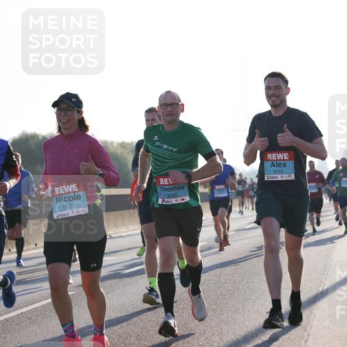 03.10.2025 - Köhlbrandbrückenlauf Jannik Wohlers http://msf.ph/oto/9061137 03.10.2025 09:15:00 Position 3 2955, 1123, 3658, 3659 meine-sportfotos.de