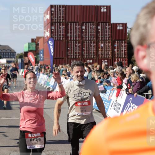 03.10.2025 - Köhlbrandbrückenlauf Jannik Wohlers http://msf.ph/oto/9061145 03.10.2025 13:13:17 Ziel 4191, 4193, 4223, 4373, 4463, 4513, 4583, 4853, 5025, 5034, 5204, 5261, 5678, 5852, 6393, 6725, 6742, 6755, 6788, 6789, 6818 meine-sportfotos.de