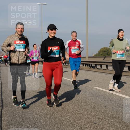 03.10.2025 - Köhlbrandbrückenlauf Fabian Wolf http://msf.ph/oto/9061150 03.10.2025 10:05:34 Position 3 1983, 1990, 10, 1160, 2310 meine-sportfotos.de