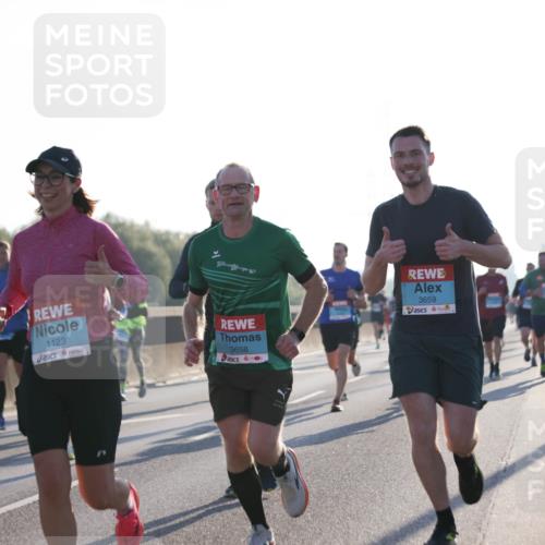 03.10.2025 - Köhlbrandbrückenlauf Jannik Wohlers http://msf.ph/oto/9061158 03.10.2025 09:15:00 Position 3 3659, 2955, 1123, 3658 meine-sportfotos.de