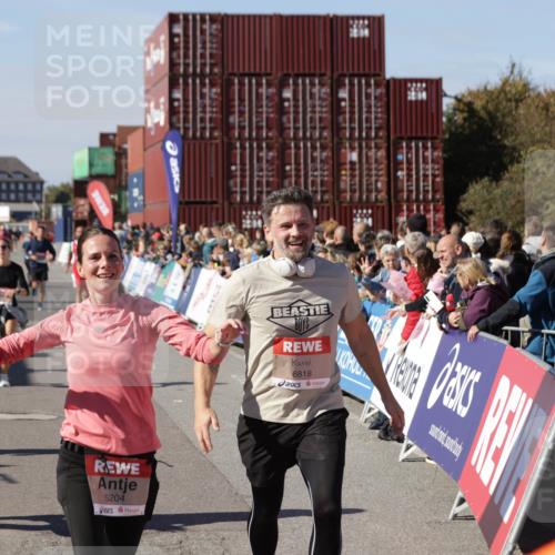 03.10.2025 - Köhlbrandbrückenlauf Jannik Wohlers http://msf.ph/oto/9061159 03.10.2025 13:13:17 Ziel 4191, 4193, 4223, 4373, 4463, 4513, 4583, 4853, 5025, 5034, 5204, 5261, 5678, 5852, 6393, 6725, 6742, 6755, 6788, 6789, 6818 meine-sportfotos.de