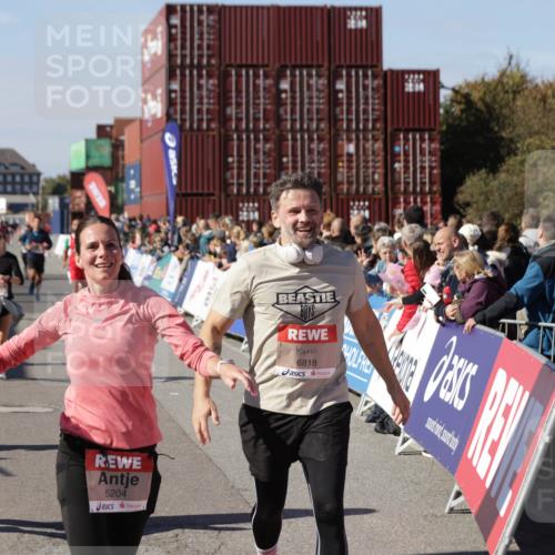 03.10.2025 - Köhlbrandbrückenlauf Jannik Wohlers http://msf.ph/oto/9061163 03.10.2025 13:13:17 Ziel 4191, 4193, 4223, 4373, 4463, 4513, 4583, 4853, 5025, 5034, 5204, 5261, 5678, 5852, 6393, 6725, 6742, 6755, 6788, 6789, 6818 meine-sportfotos.de
