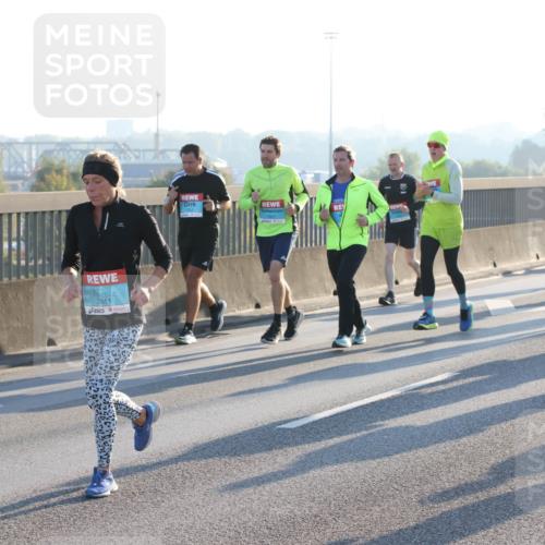 03.10.2025 - Köhlbrandbrückenlauf Lena Gebhardt http://msf.ph/oto/9061180 03.10.2025 09:19:39 Position 1 3811 meine-sportfotos.de