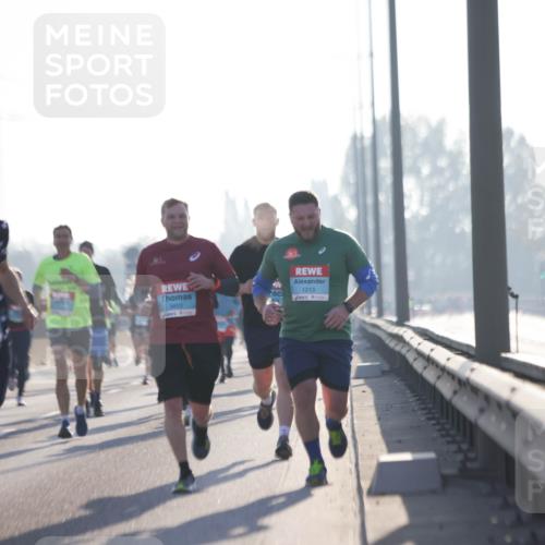 03.10.2025 - Köhlbrandbrückenlauf Jannik Wohlers http://msf.ph/oto/9061190 03.10.2025 09:15:02 Position 3 7879, 3603, 1213 meine-sportfotos.de