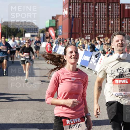 03.10.2025 - Köhlbrandbrückenlauf Jannik Wohlers http://msf.ph/oto/9061192 03.10.2025 13:13:18 Ziel 4191, 4193, 4223, 4373, 4463, 4513, 4583, 4853, 5025, 5034, 5204, 5261, 5358, 5678, 5852, 6393, 6725, 6755, 6788, 6789, 6818 meine-sportfotos.de