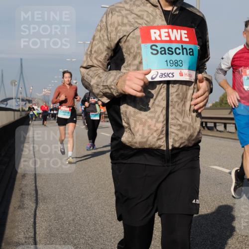 03.10.2025 - Köhlbrandbrückenlauf Fabian Wolf http://msf.ph/oto/9061196 03.10.2025 10:05:35 Position 3 1983, 308 meine-sportfotos.de