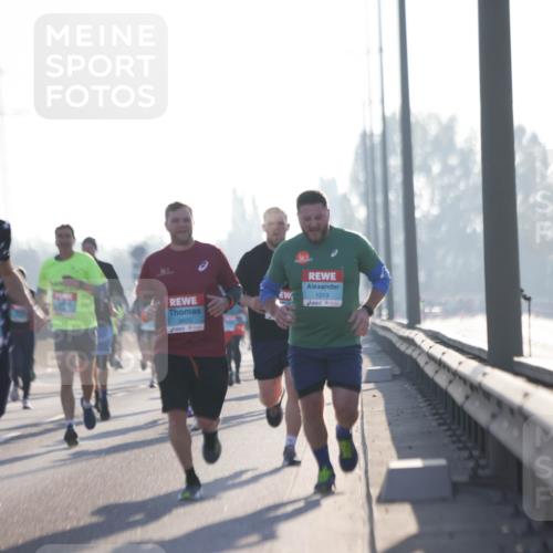03.10.2025 - Köhlbrandbrückenlauf Jannik Wohlers http://msf.ph/oto/9061197 03.10.2025 09:15:02 Position 3 2819, 3603, 1213 meine-sportfotos.de