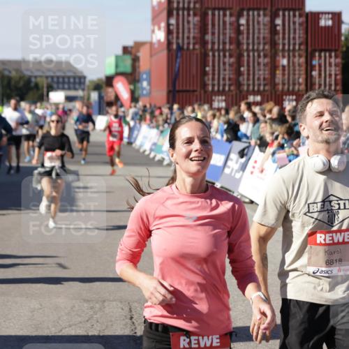 03.10.2025 - Köhlbrandbrückenlauf Jannik Wohlers http://msf.ph/oto/9061205 03.10.2025 13:13:18 Ziel 4191, 4193, 4223, 4373, 4463, 4513, 4583, 4853, 5025, 5034, 5204, 5261, 5358, 5678, 5852, 6393, 6725, 6755, 6788, 6789, 6818 meine-sportfotos.de