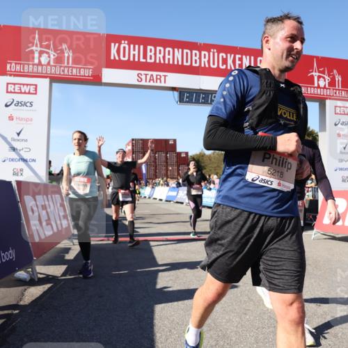 03.10.2025 - Köhlbrandbrückenlauf Lena Gebhardt http://msf.ph/oto/9061218 03.10.2025 13:11:15 Ziel 4135, 4293, 4521, 5218, 5258, 5522, 5754, 6080, 6272, 6572, 6685, 6686, 6727, 6751 meine-sportfotos.de