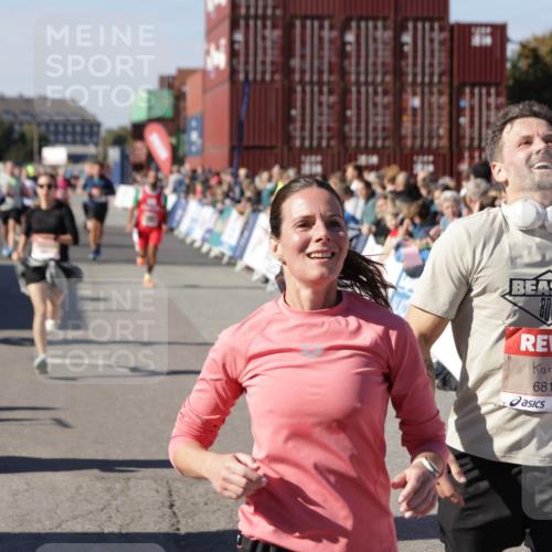 03.10.2025 - Köhlbrandbrückenlauf Jannik Wohlers http://msf.ph/oto/9061221 03.10.2025 13:13:18 Ziel 4191, 4193, 4223, 4373, 4463, 4513, 4583, 4853, 5025, 5034, 5204, 5261, 5358, 5678, 5852, 6393, 6725, 6755, 6788, 6789, 6818 meine-sportfotos.de