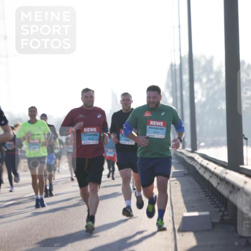 03.10.2025 - Köhlbrandbrückenlauf Jannik Wohlers http://msf.ph/oto/9061222 03.10.2025 09:15:02 Position 3 2819, 3603, 1213 meine-sportfotos.de