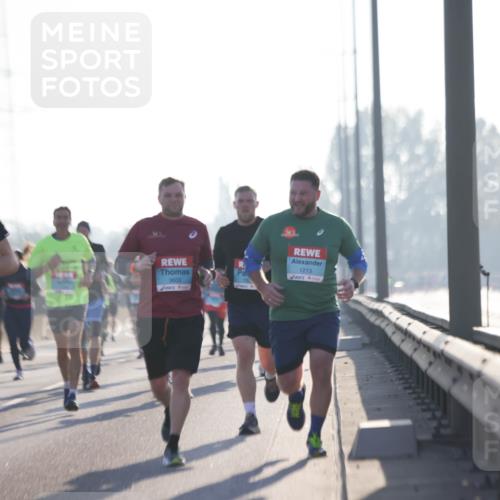 03.10.2025 - Köhlbrandbrückenlauf Jannik Wohlers http://msf.ph/oto/9061225 03.10.2025 09:15:02 Position 3 2819, 1213, 3603 meine-sportfotos.de