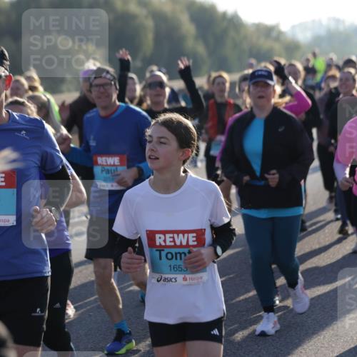 03.10.2025 - Köhlbrandbrückenlauf Jannik Wohlers http://msf.ph/oto/9061229 03.10.2025 09:22:55 Position 3 1652, 3250, 1655, 3033 meine-sportfotos.de