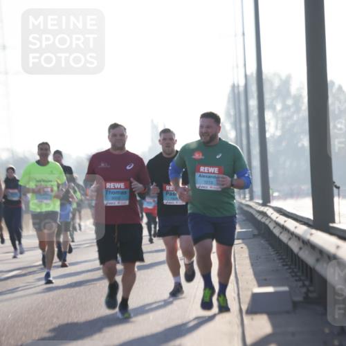 03.10.2025 - Köhlbrandbrückenlauf Jannik Wohlers http://msf.ph/oto/9061230 03.10.2025 09:15:02 Position 3 2819, 3603, 1213 meine-sportfotos.de