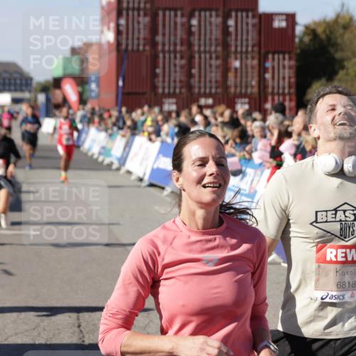 03.10.2025 - Köhlbrandbrückenlauf Jannik Wohlers http://msf.ph/oto/9061233 03.10.2025 13:13:18 Ziel 4191, 4193, 4223, 4373, 4463, 4513, 4583, 4853, 5025, 5034, 5204, 5261, 5358, 5678, 5852, 6393, 6725, 6755, 6788, 6789, 6818 meine-sportfotos.de