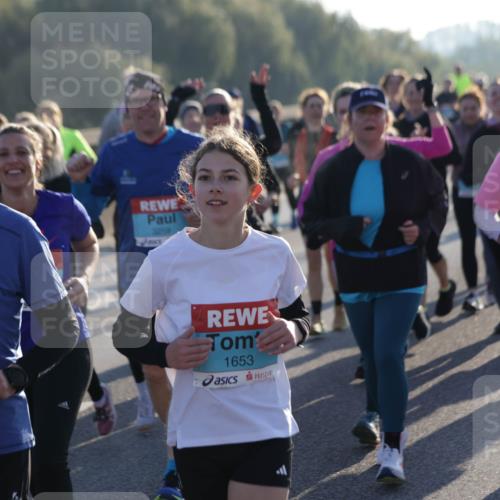 03.10.2025 - Köhlbrandbrückenlauf Jannik Wohlers http://msf.ph/oto/9061238 03.10.2025 09:22:55 Position 3 1652, 3259, 1653, 3033 meine-sportfotos.de