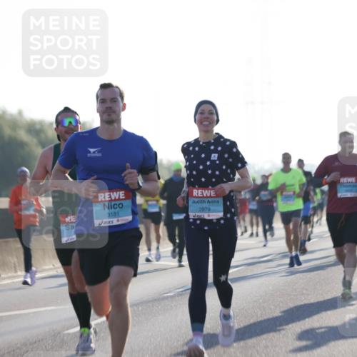 03.10.2025 - Köhlbrandbrückenlauf Jannik Wohlers http://msf.ph/oto/9061239 03.10.2025 09:15:03 Position 3 719, 3181, 2979 meine-sportfotos.de