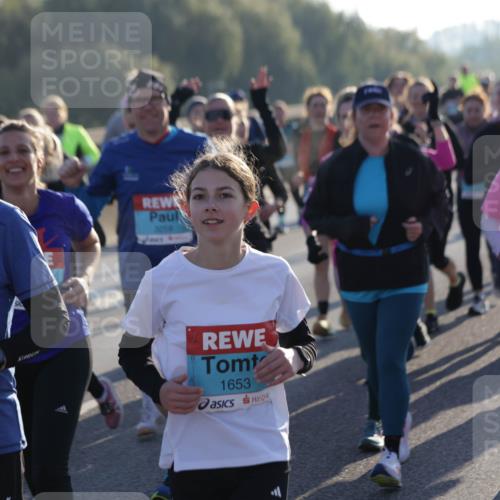 03.10.2025 - Köhlbrandbrückenlauf Jannik Wohlers http://msf.ph/oto/9061243 03.10.2025 09:22:55 Position 3 1652, 1653, 3033 meine-sportfotos.de