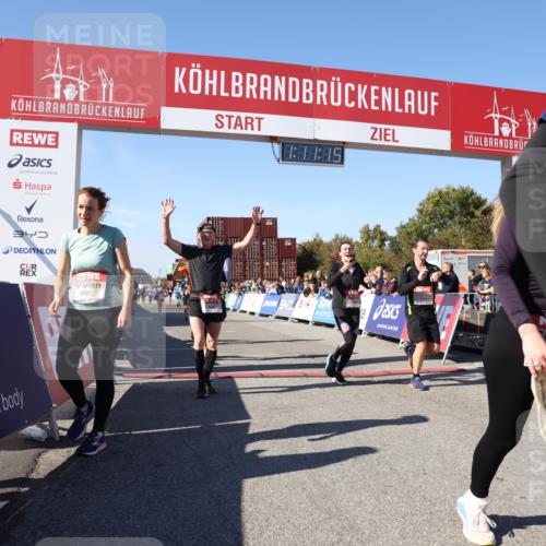 03.10.2025 - Köhlbrandbrückenlauf Lena Gebhardt http://msf.ph/oto/9061244 03.10.2025 13:11:16 Ziel 4135, 4293, 4521, 5218, 5258, 5522, 5754, 6080, 6272, 6572, 6685, 6686, 6726, 6727, 6751 meine-sportfotos.de