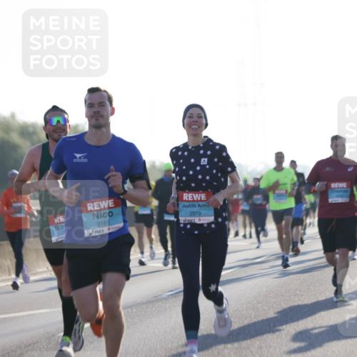 03.10.2025 - Köhlbrandbrückenlauf Jannik Wohlers http://msf.ph/oto/9061245 03.10.2025 09:15:03 Position 3 3181, 2979 meine-sportfotos.de