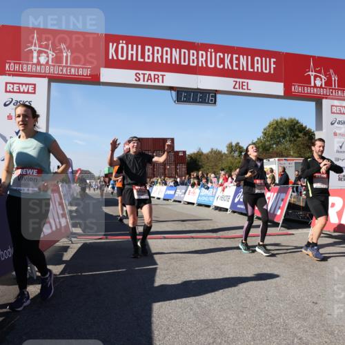 03.10.2025 - Köhlbrandbrückenlauf Lena Gebhardt http://msf.ph/oto/9061254 03.10.2025 13:11:16 Ziel 4135, 4293, 4521, 5218, 5258, 5522, 5754, 6080, 6272, 6572, 6685, 6686, 6726, 6727, 6751 meine-sportfotos.de
